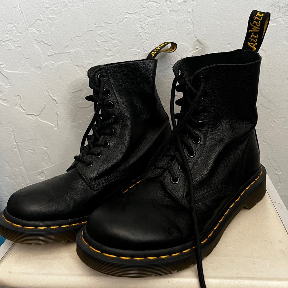 Doc martens size 6 women’s